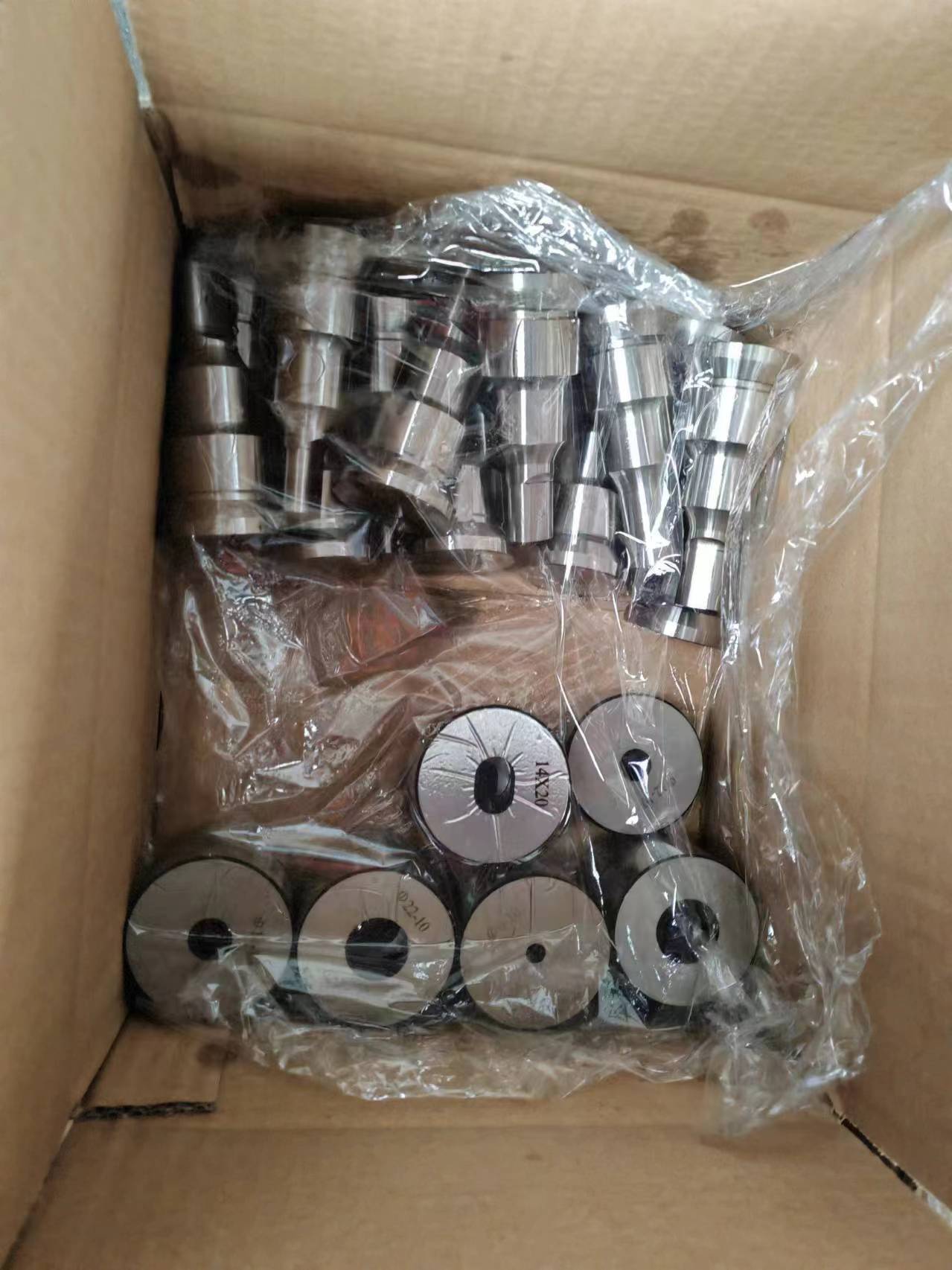 assorted-ironworker-punches-and-dies-set-04 什锦钢铁工人冲头和模具套装-04