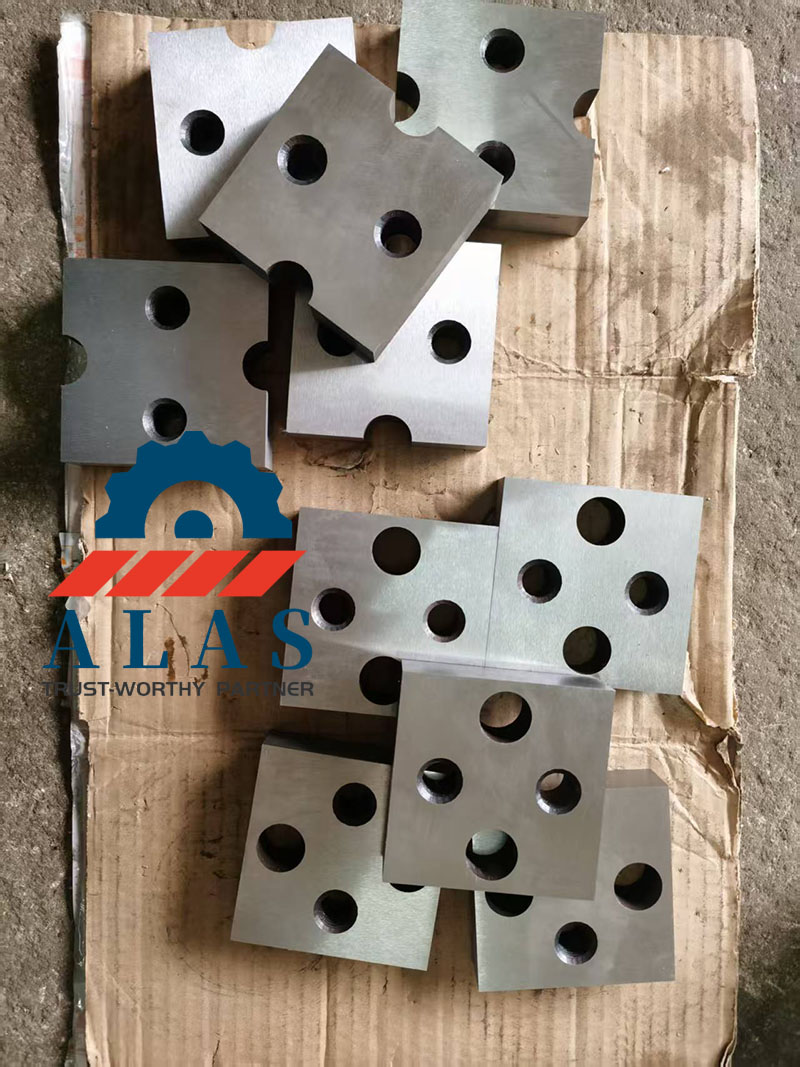 ALAS Advanced Custom Milling Capabilities ALAS 方形和缺口 H13 钢筋剪切块