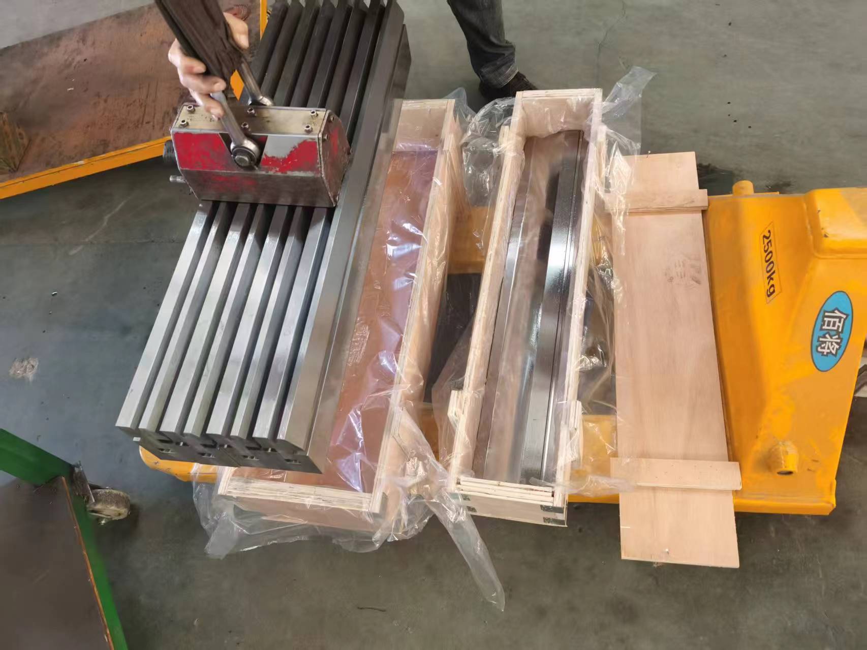 折弯机顶部模具