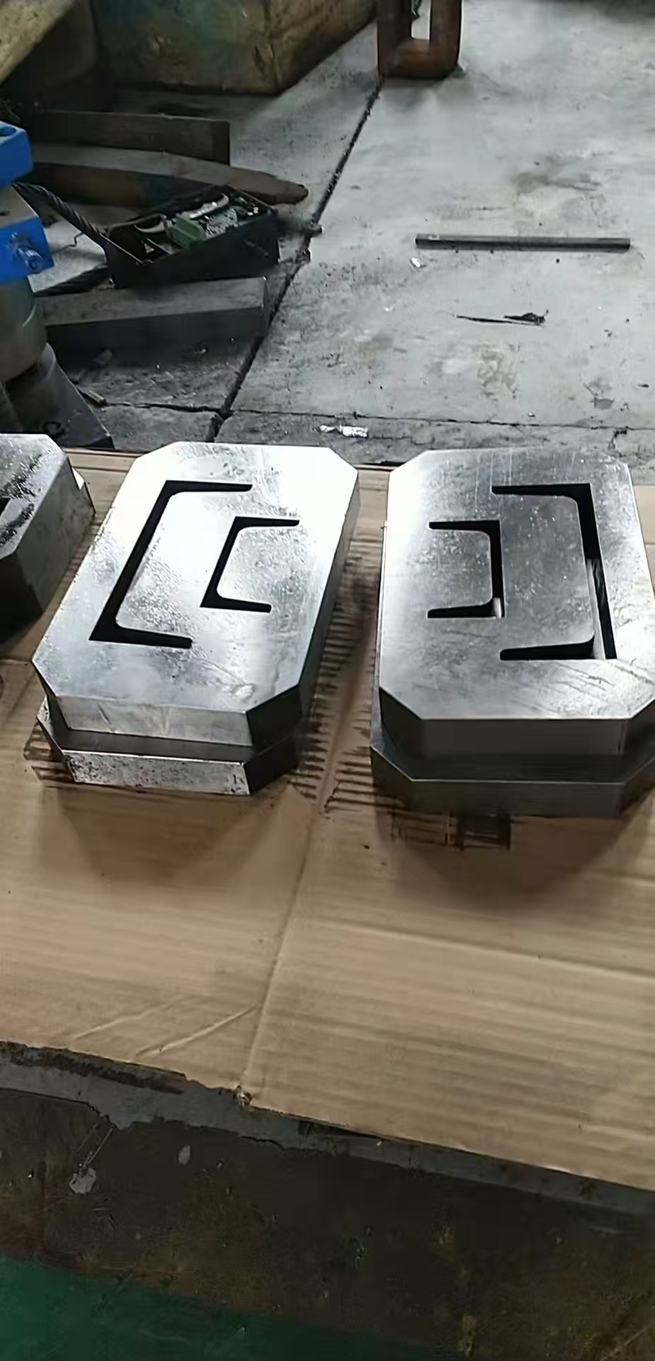 铁工人打孔新闻