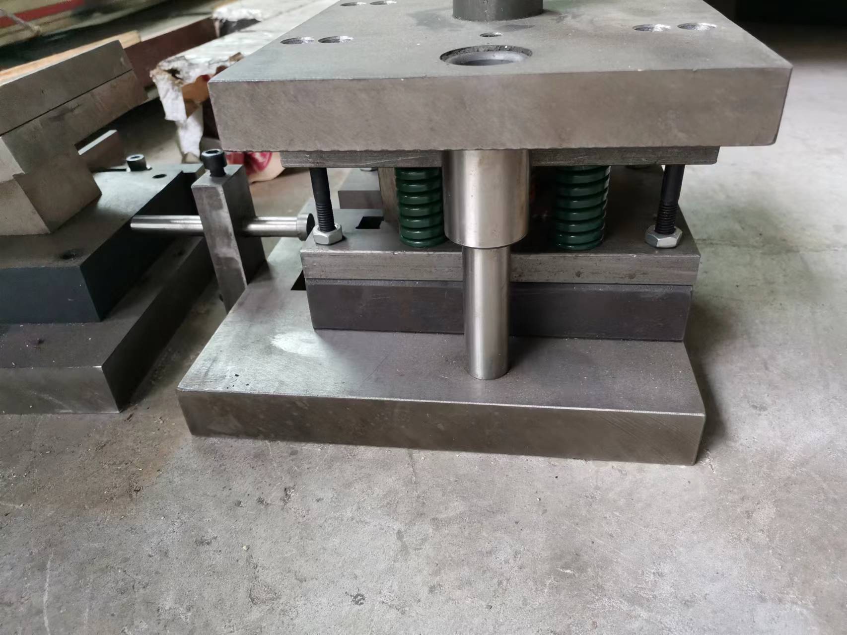 铰链冲压模具铰链打孔