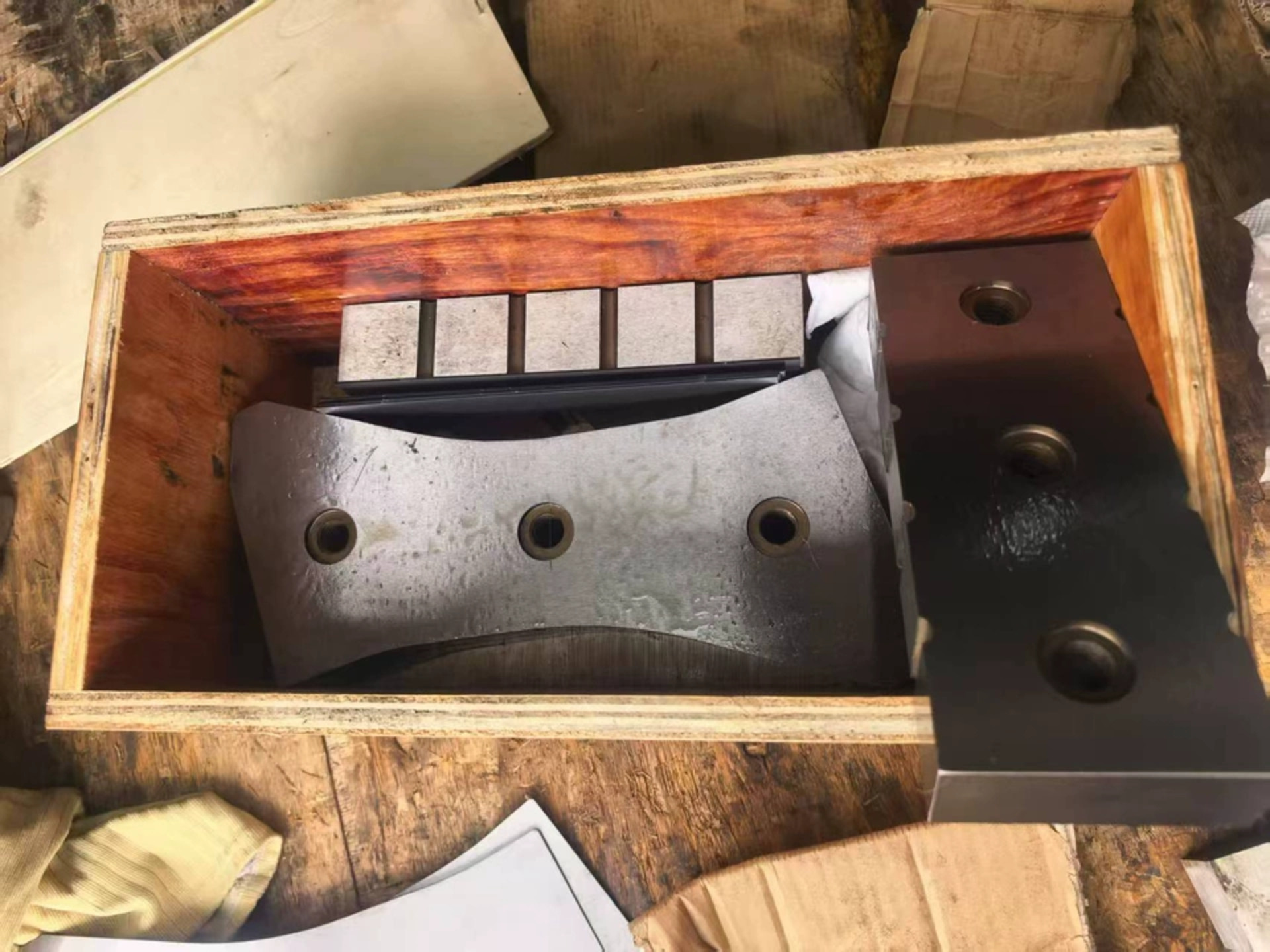 鳄鱼剪刀片制造商