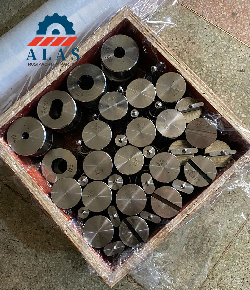 具有激光蚀刻规格的全系列钢铁工模具的出口标准木箱包装