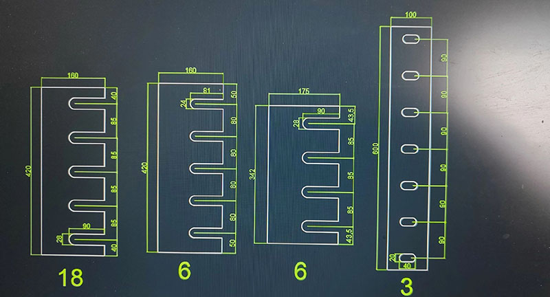 技术 CAD 设计图显示了定制削片机刀片的精确尺寸、槽布局和数量（18、6、6、3）