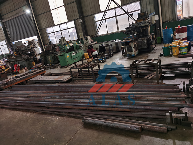 铁工冲头和模具制造车间的优质圆钢和原材料