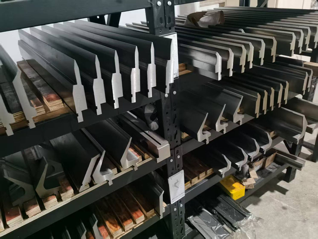 按制动工具