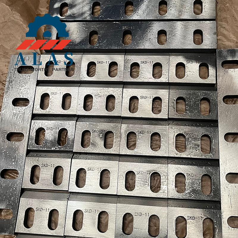 散装精密研磨 SKD-11 塑料粉碎机刀片，带定制螺栓槽