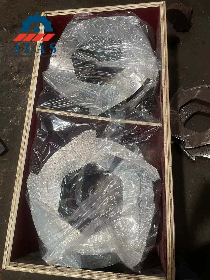 用于重型金属粉碎机刀片的标准胶合板箱包装，带防锈塑料包装