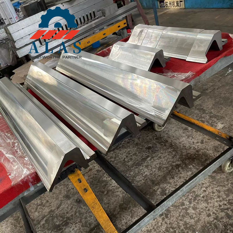 ALAS 重型鹅颈折弯机冲头、全长分段式 42CrMo 上部工具，用于金属制品折弯
